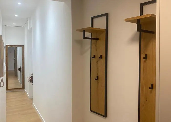 Historic Bright And Beautiful In Old With Castle Hill View 아파트