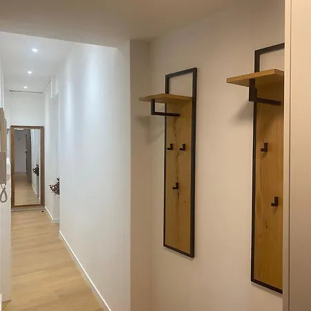 Historic Bright And Beautiful In Old With Castle Hill View Apartment