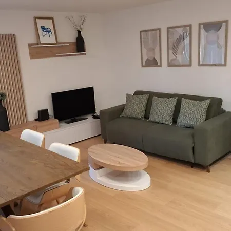 Historic Bright And Beautiful In Old With Castle Hill View Apartamento *